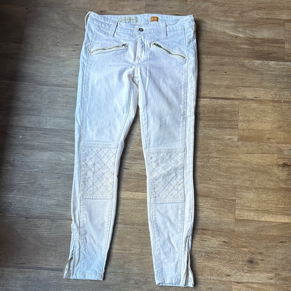 Pilcro and the Letterpress White Pants - Picture 1 of 5